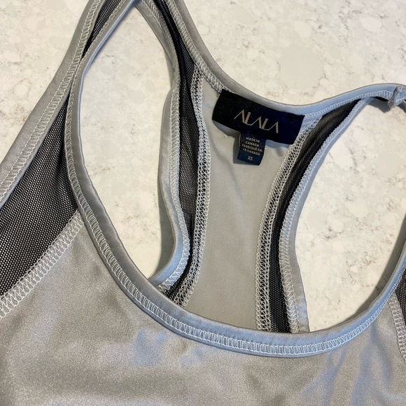 Alala Seamless Tanks (Set of 2) - Picture 4 of 8